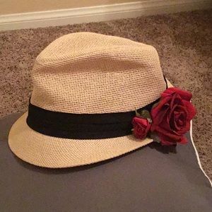 Straw fedora hat red flower